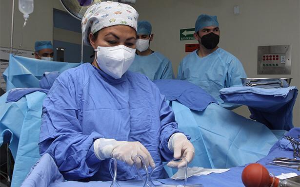 Extirpan tumor maligno de 13 kilos en hospital IMSS de Veracruz