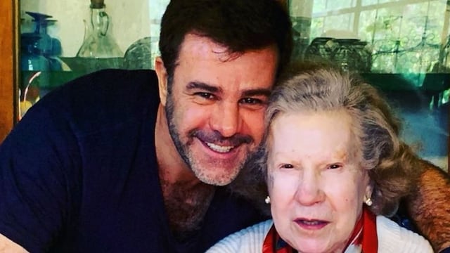 Eduardo Capetillo y su madre, María del Carmen Vázquez Alcaide