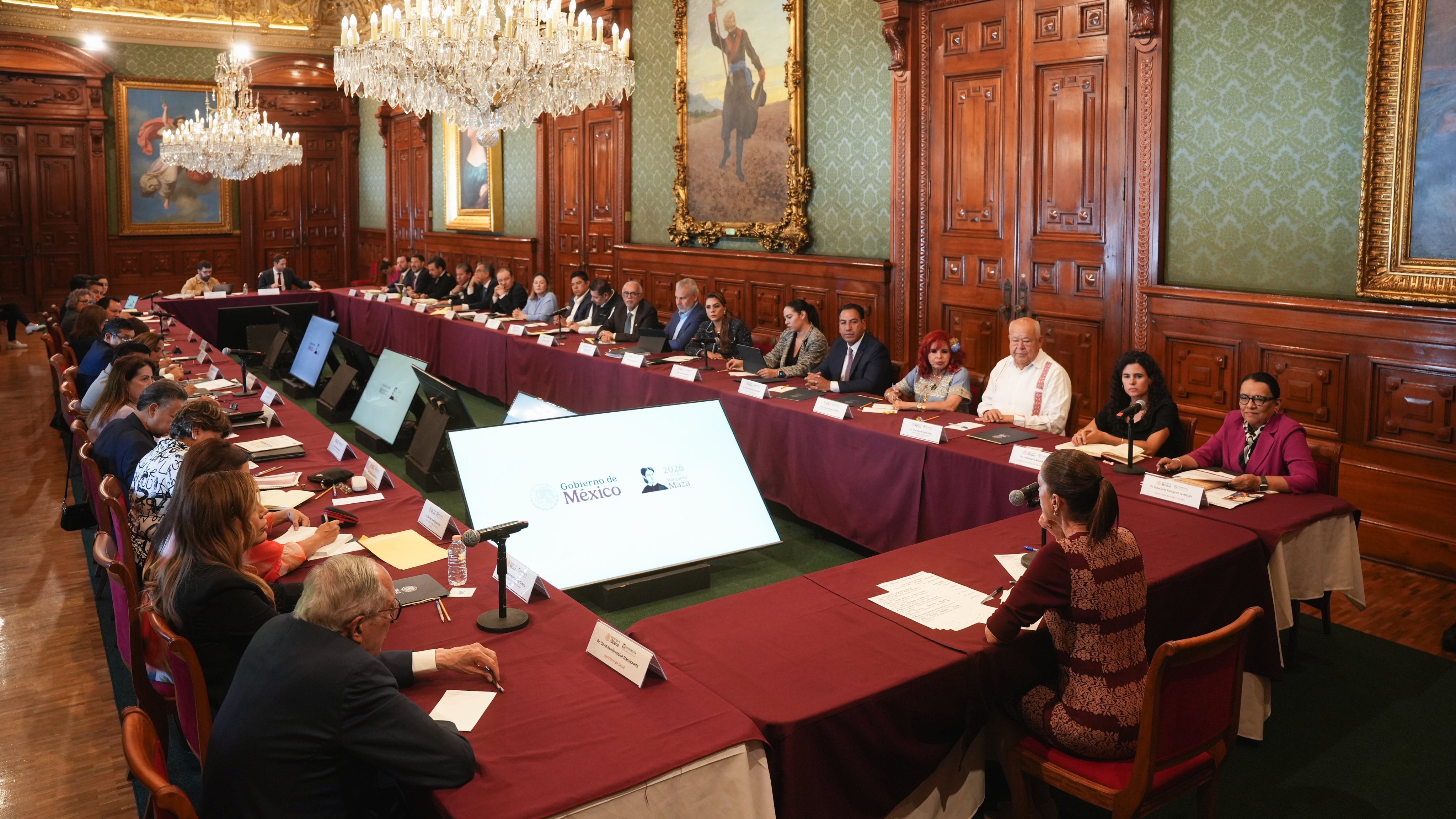 Sheinbaum revisa avances de IMSS-Bienestar con gobernadores en Palacio Nacional