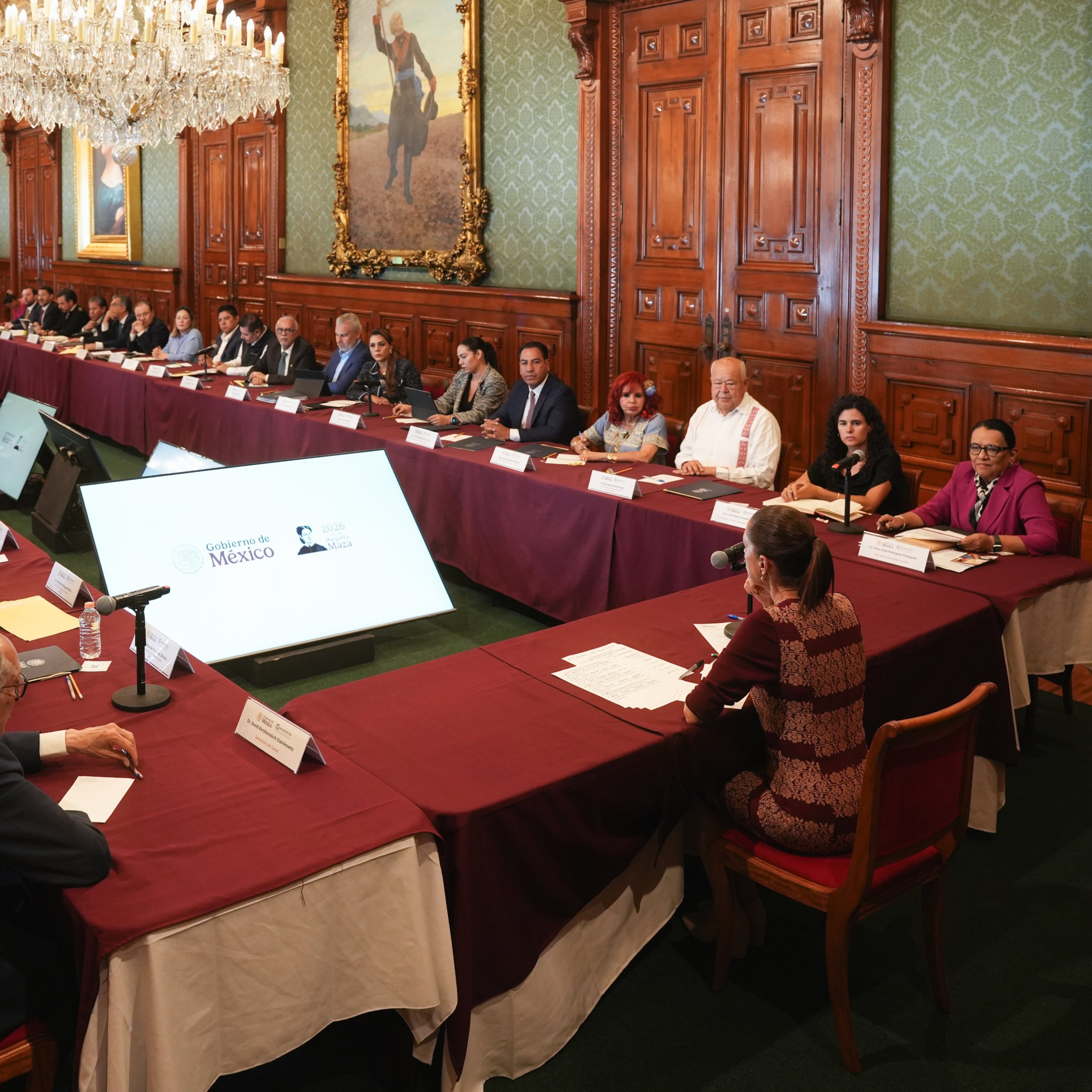 Sheinbaum revisa avances de IMSS-Bienestar con gobernadores en Palacio Nacional