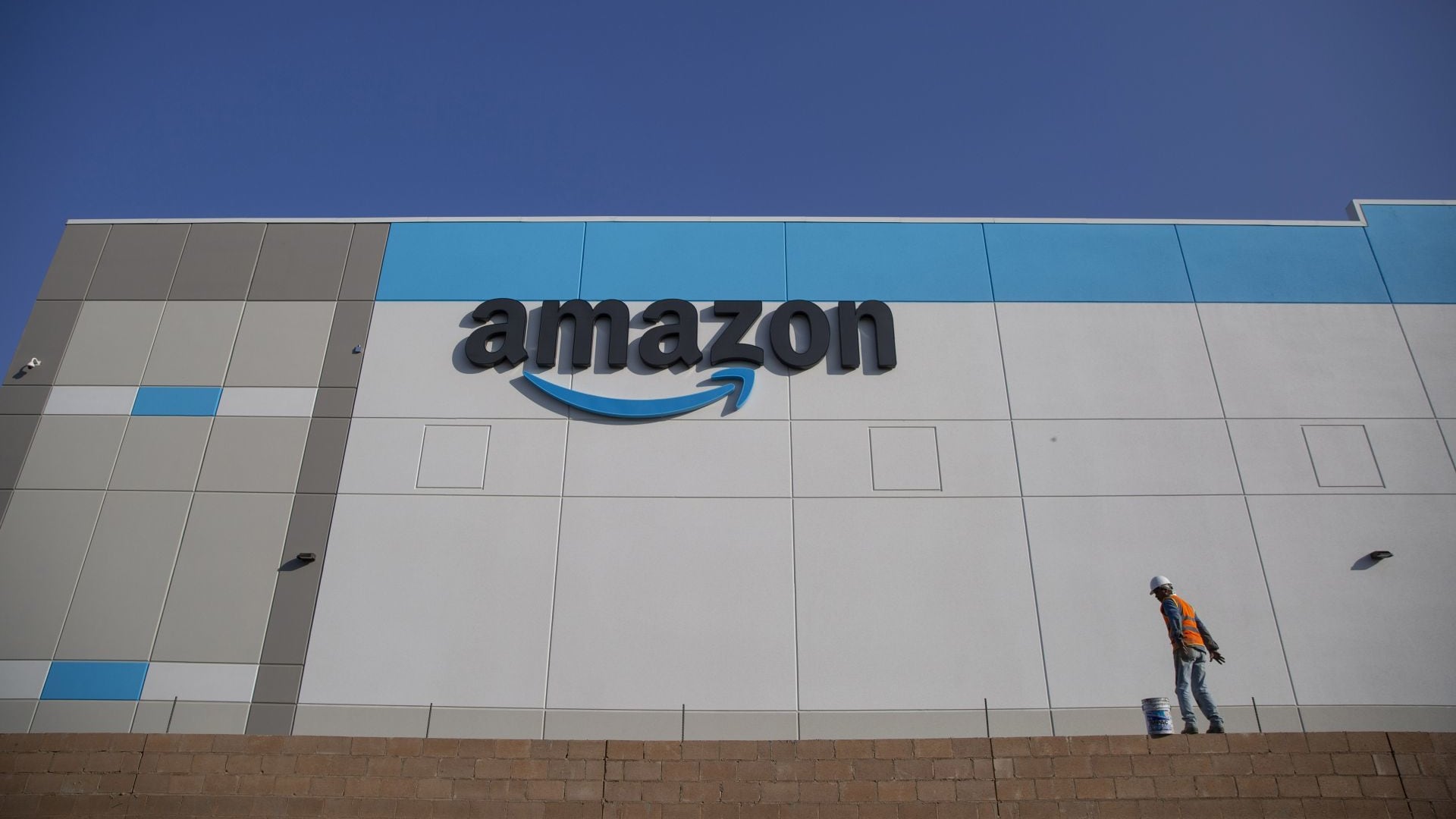 Despidos masivos en Amazon: ya suma 30 mil empleados