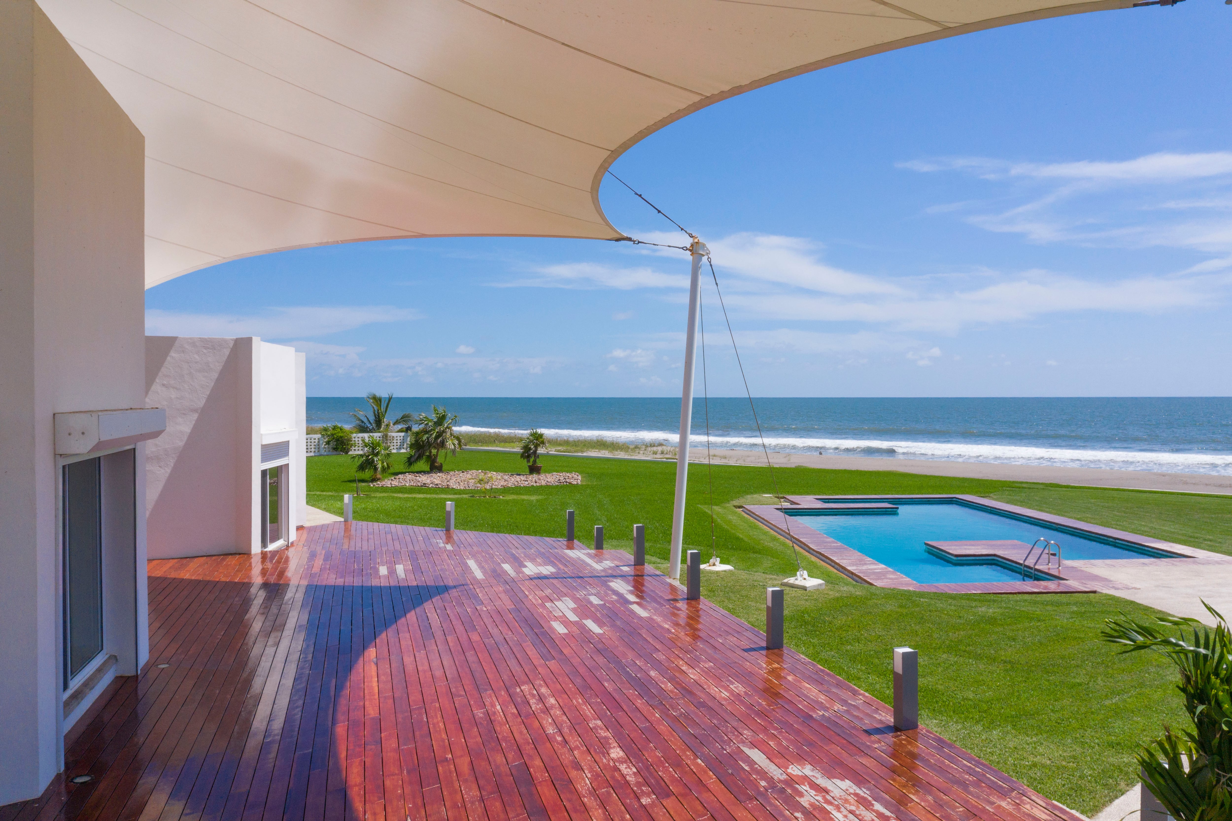 CASA FRENTE AL MAR EN PLAYA ESPÍRITU, SINALOA