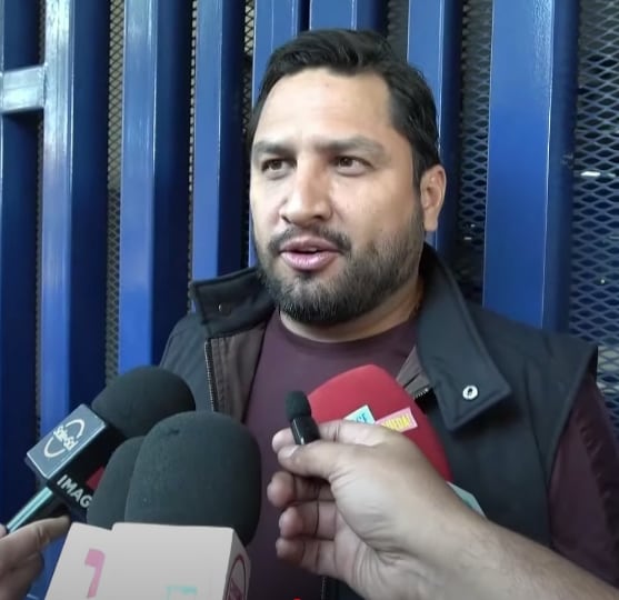 Julión Álvarez tiene un matrimonio feliz