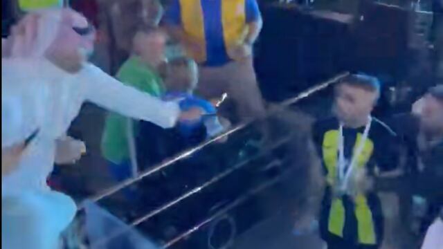 Aficionado agrede a jugador en Arabia Saudita