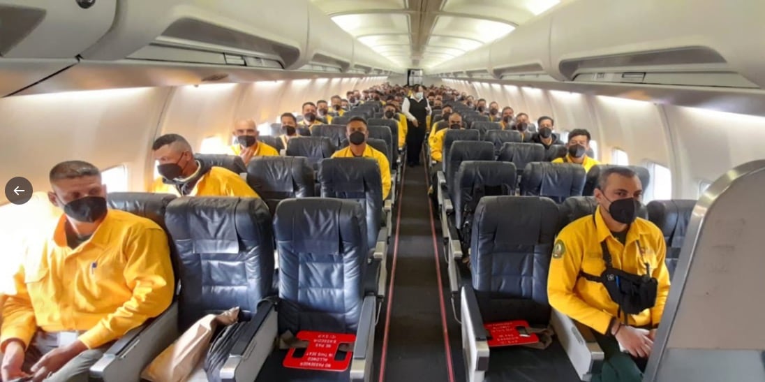 Bomberos mexicanos ayudan en Canadá/Conafor