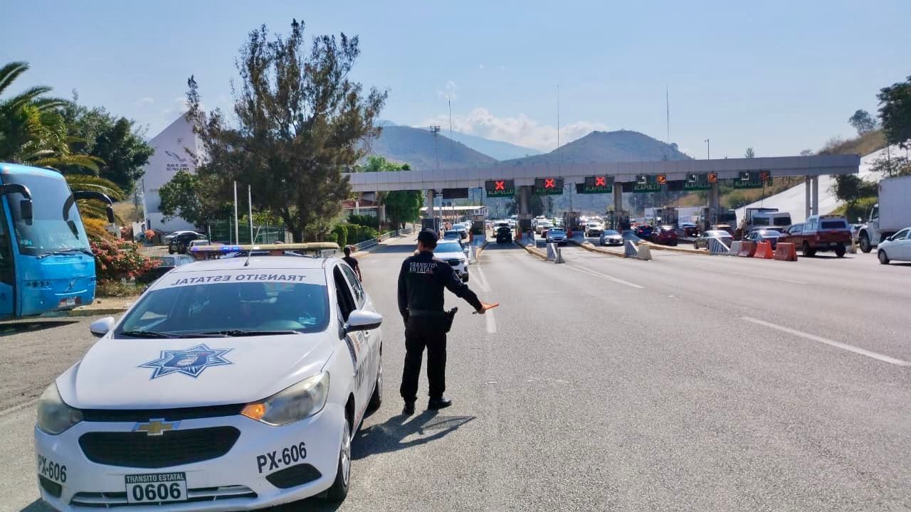 Autopista del Sol presenta congestionamiento tras congestionamiento