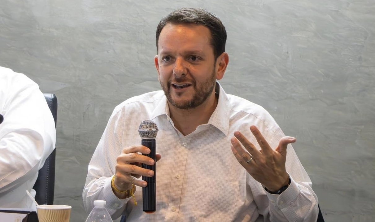 Carlos Torres, esposo de Marina del Pilar