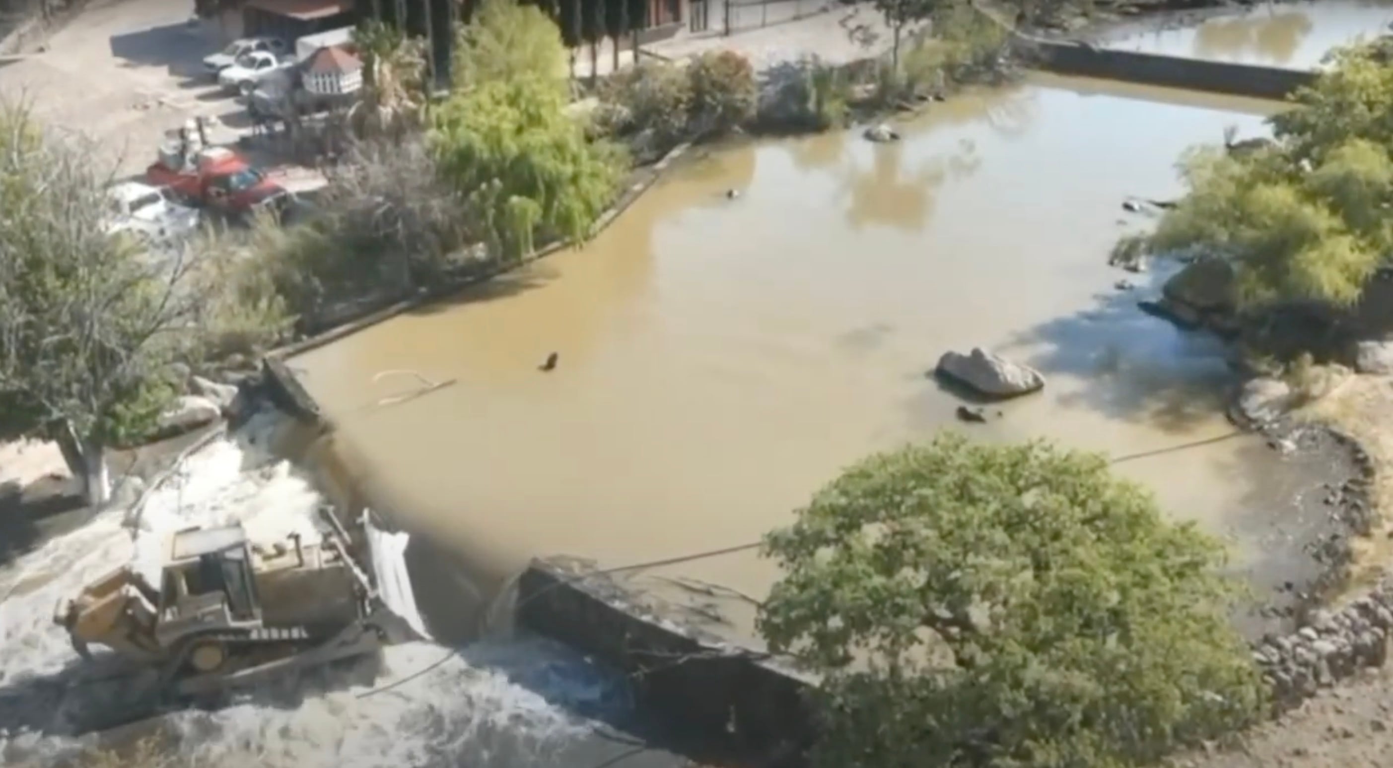 Gobierno de México exhibe presa dentro de rancho de César Duarte en Chihuahua