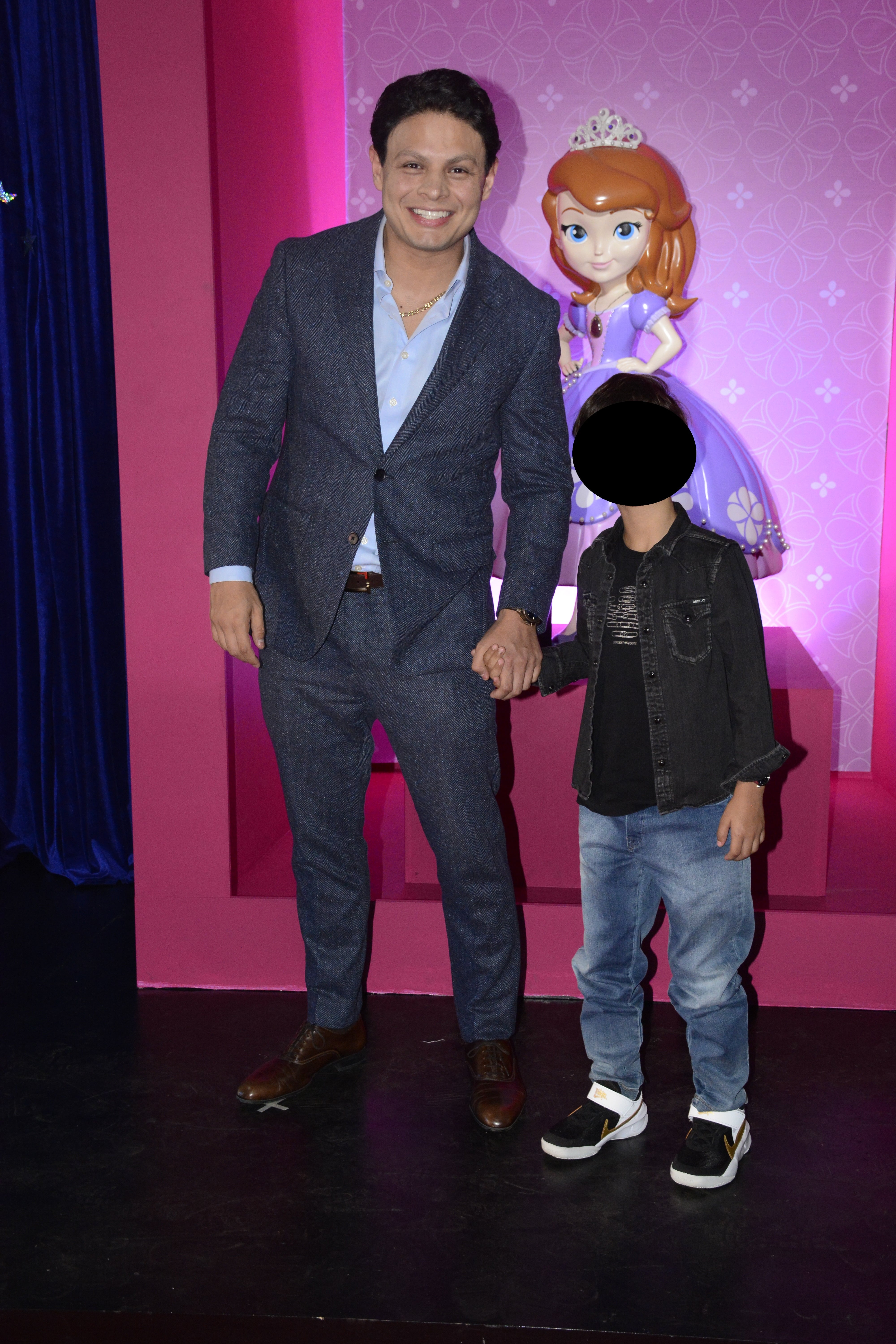 Giovanni Medina con Emmanuel, el hijo que tiene con Ninel Conde.