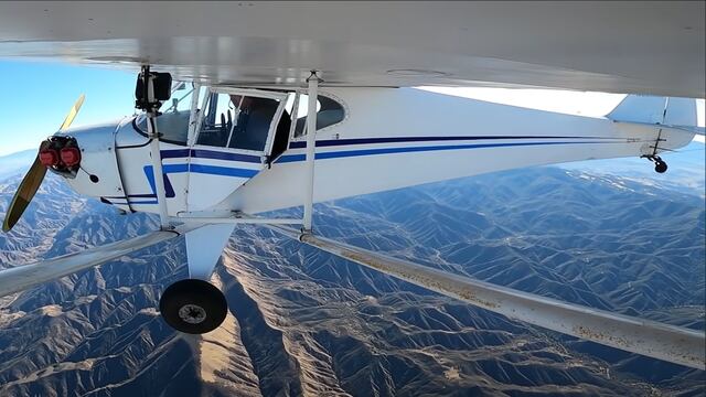 El youtuber Trevor Jacob en su avioneta