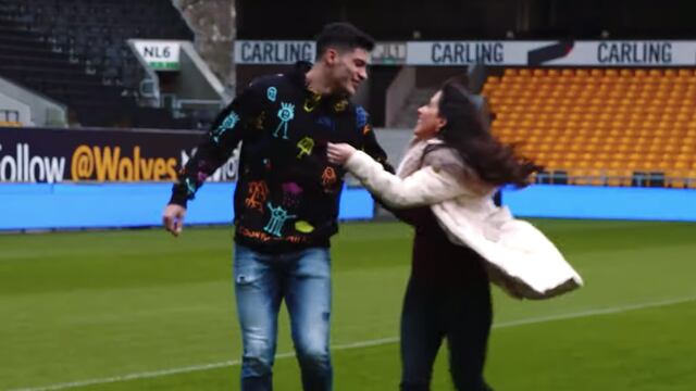 Raúl y Daniela en el estadio de Wolves