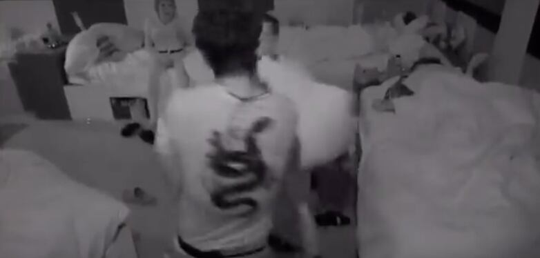 VIDEO: Sergio Mayer dio tremendo golpe sorpresa a Emilio Osorio en La Casa de los Famosos México