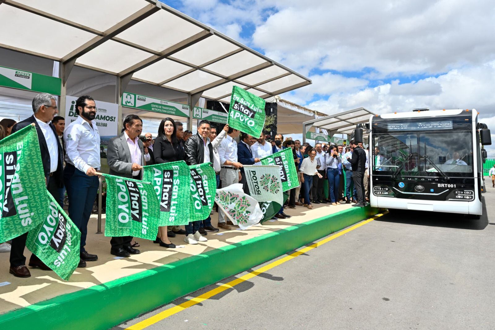 Ricardo Gallardo inaugura sistema MetroRed