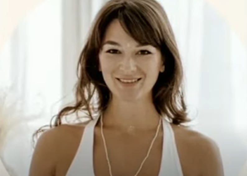 Influencer rusa que se tomó foto desnuda en árbol sagrado de Bali