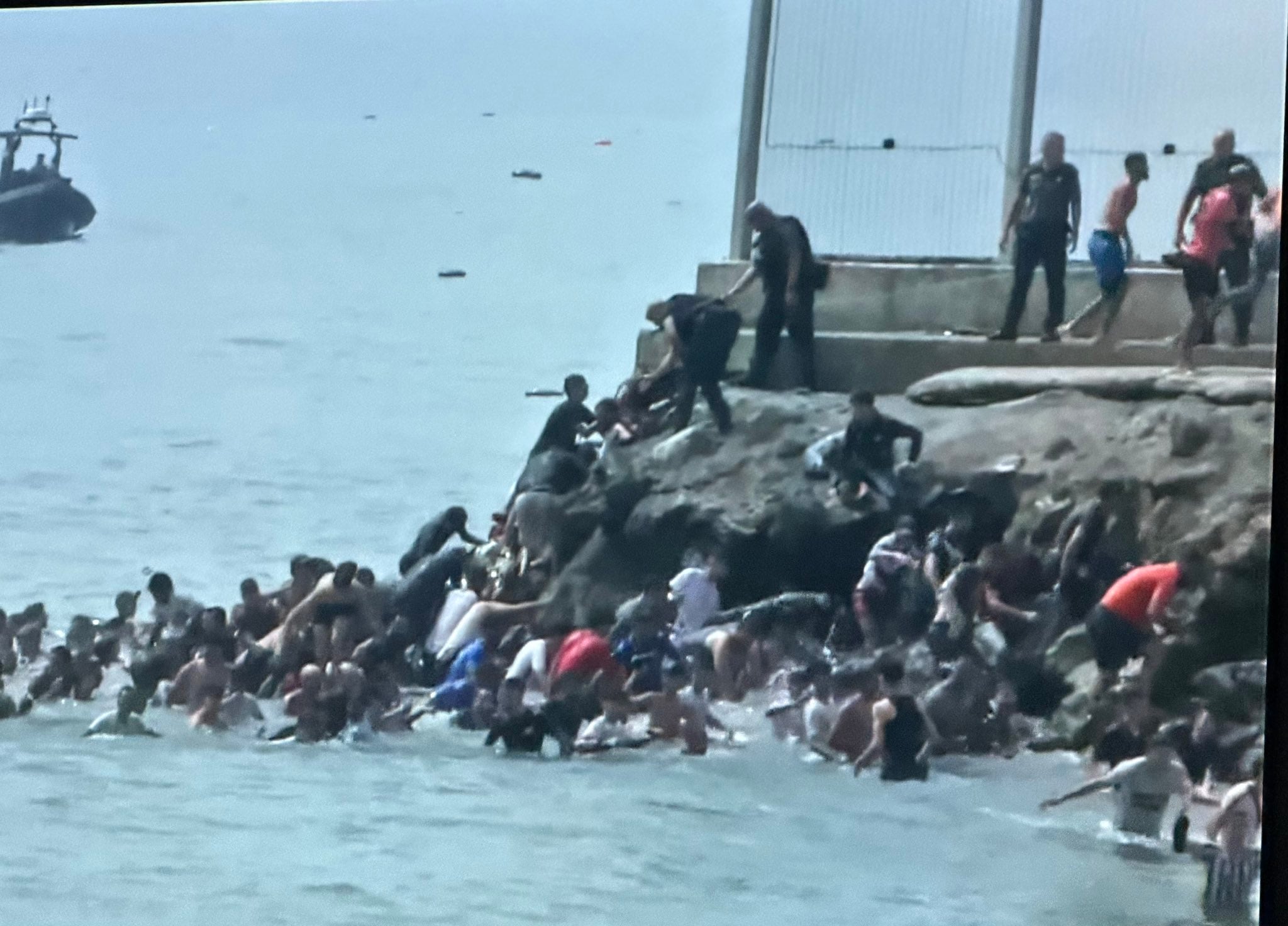 La crisis migratoria de Ceuta deja 57 muertos y conmociona a España