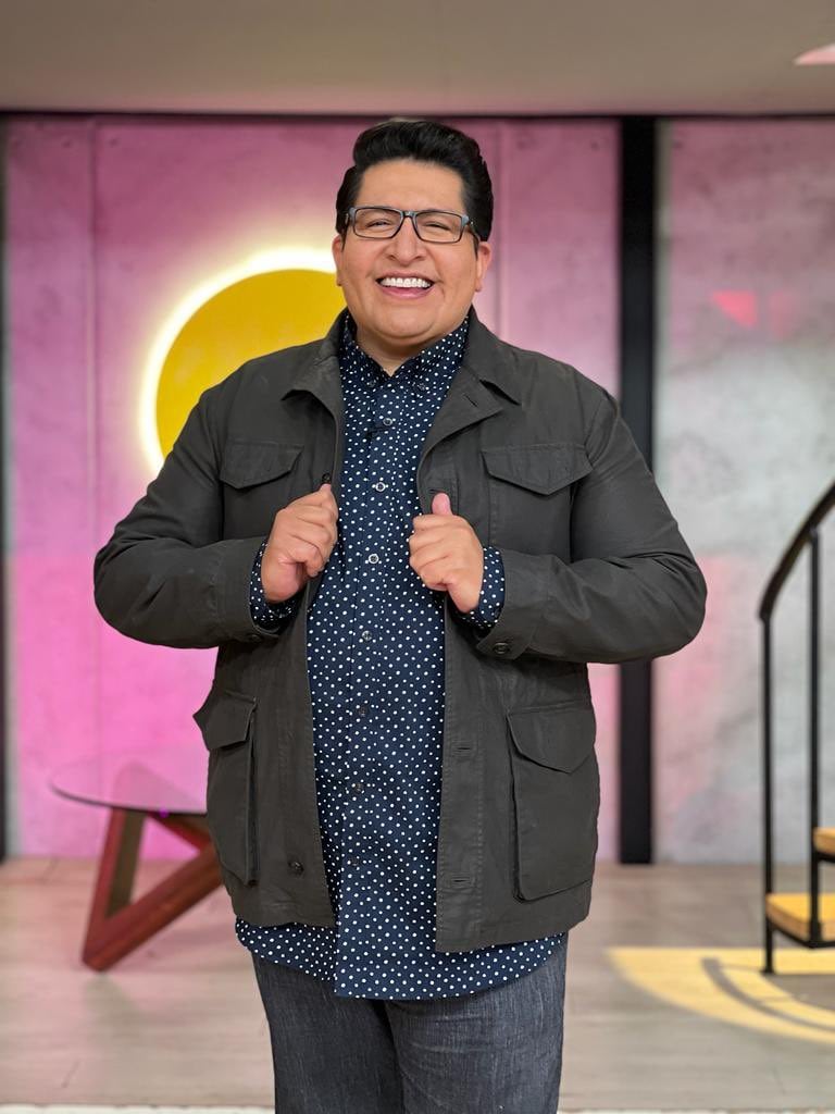 Álex Kaffie, conductor.