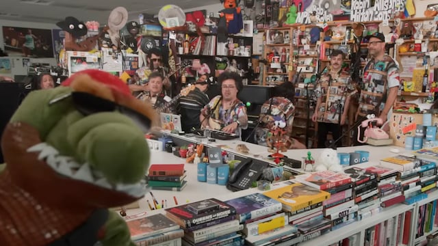 31 minutos se burla del ICE en su TinY Desk