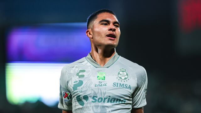 Stephano Carrillo sí jugará con el primer equipo del Feyenoord