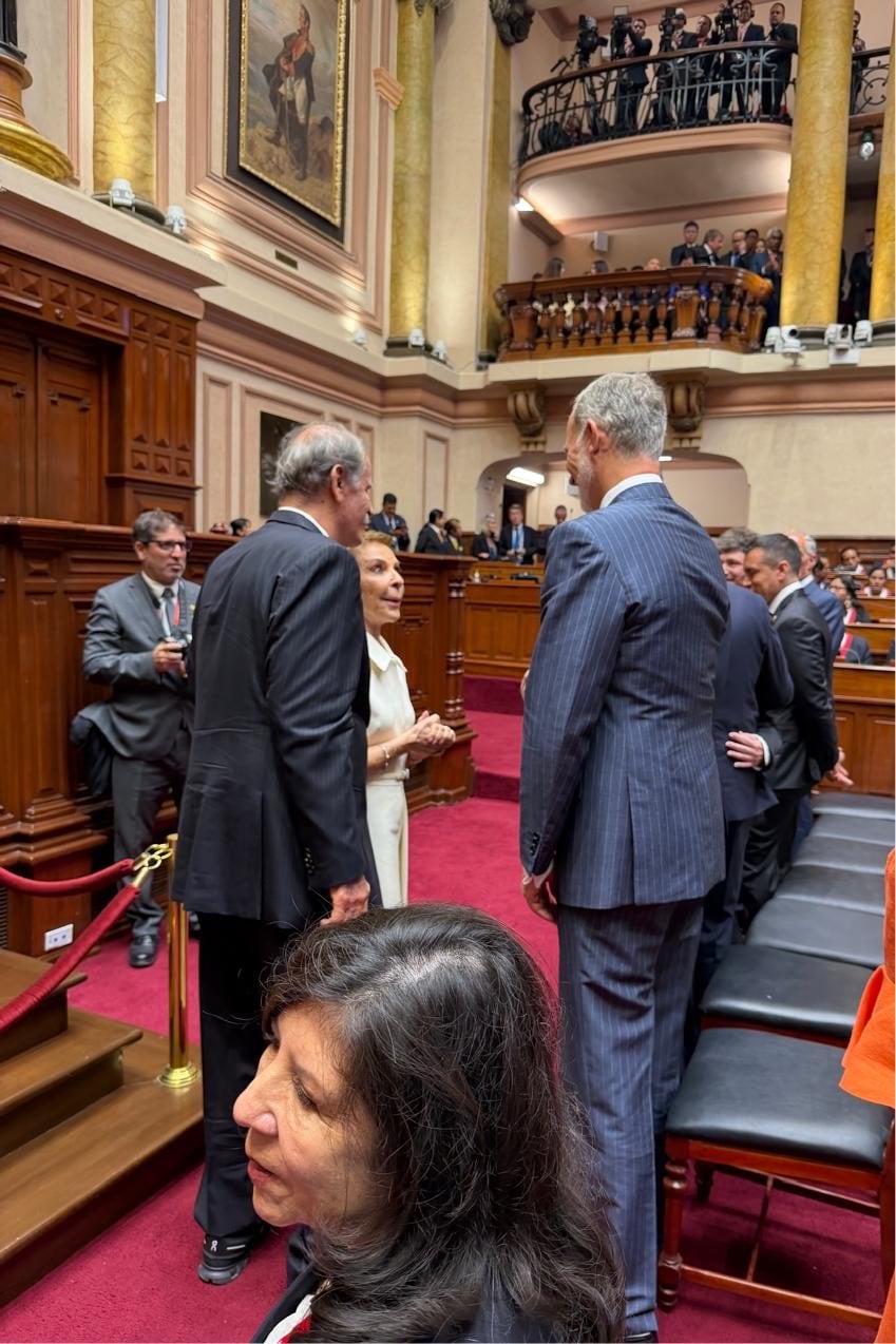 Vicente Fox saludó al rey Felipe VI de España