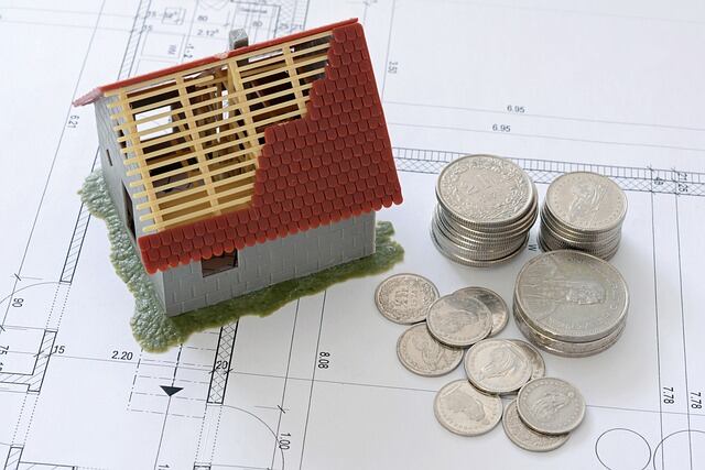 Envió dinero para construir su casa pero su mamá lo regaló a su hermano