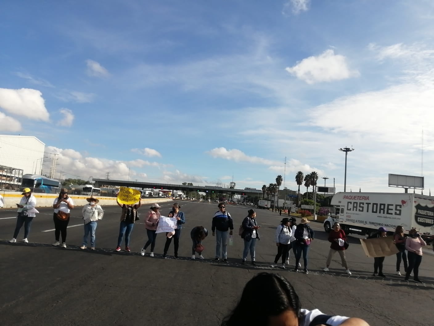Maestros cierran México-Querétaro