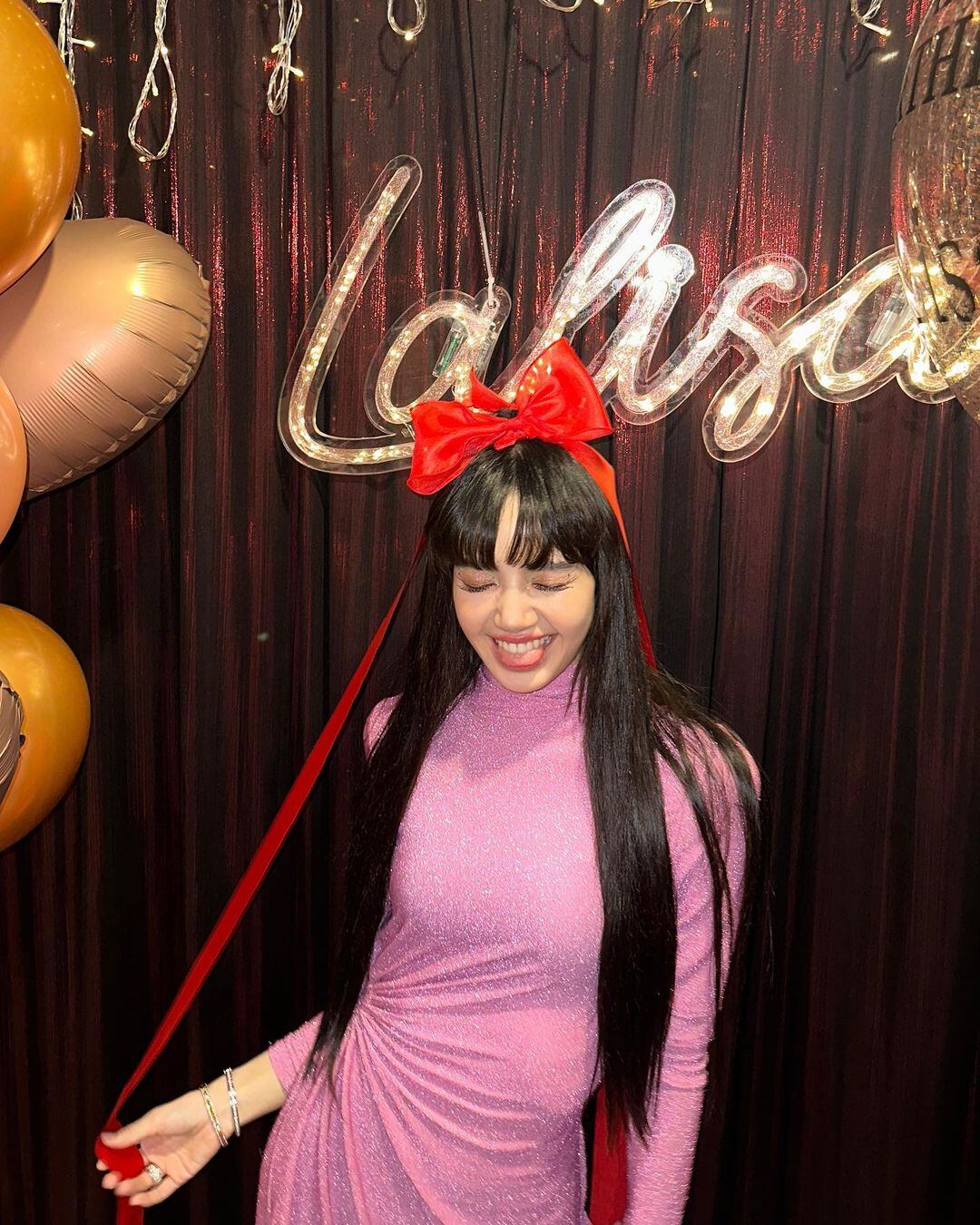 Lisa de Blackpink celebra su cumpleaños 26 con 2 vestidos tan bonitos como ella