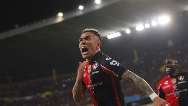 Luis Reyes celebra gol con el Atlas FC
