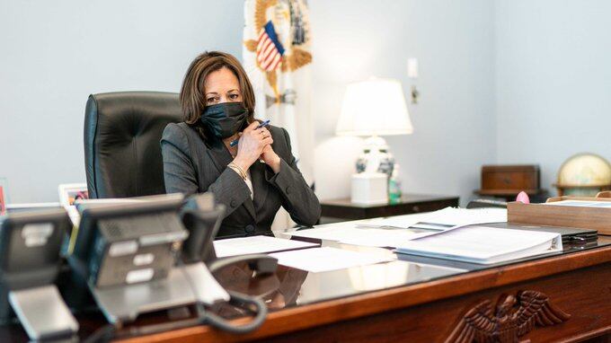 Kamala Harris agradece a AMLO por cooperación en migración