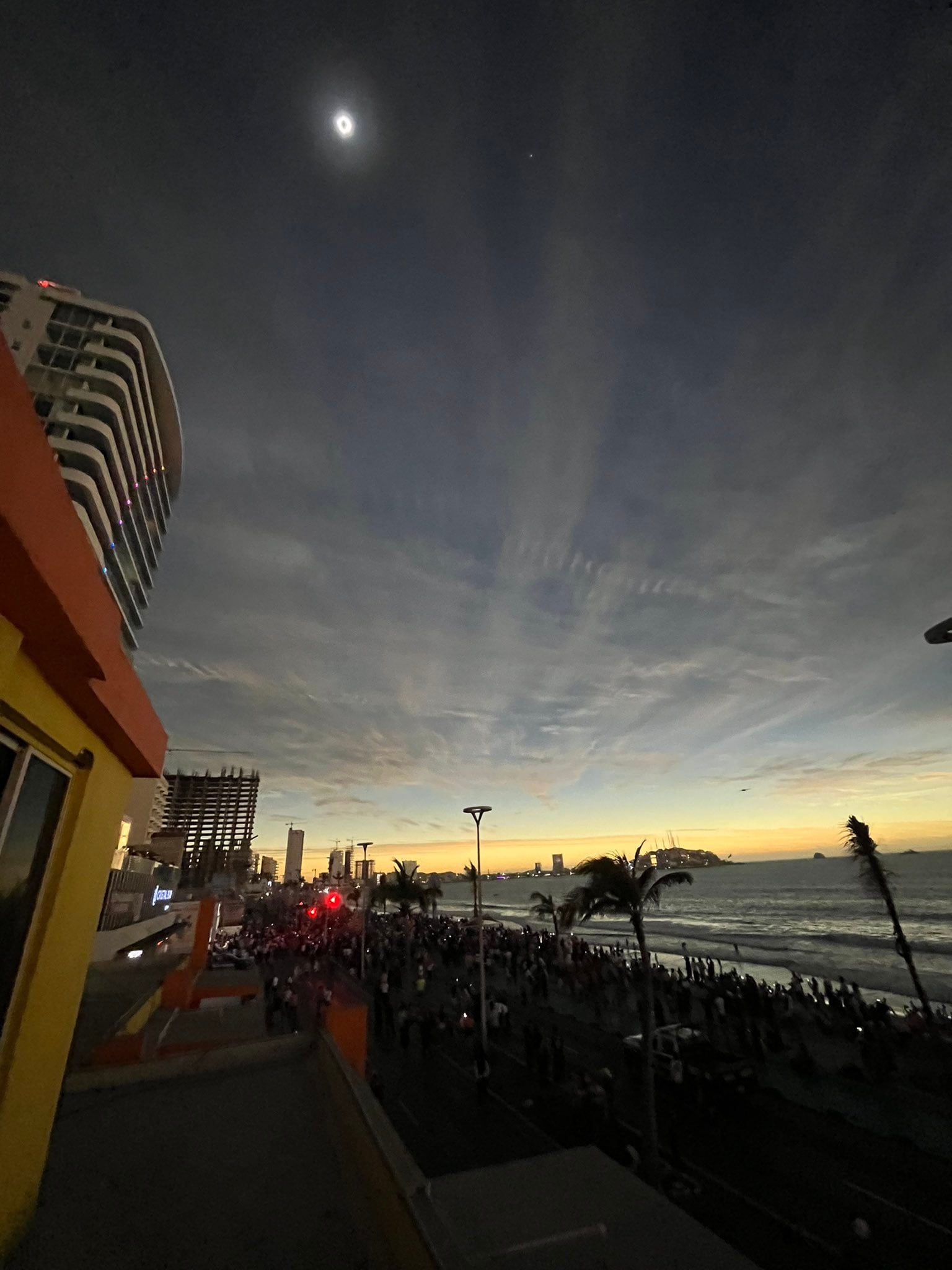 Mazatlán se oscureció por completo en el eclipse total de Sol 2024