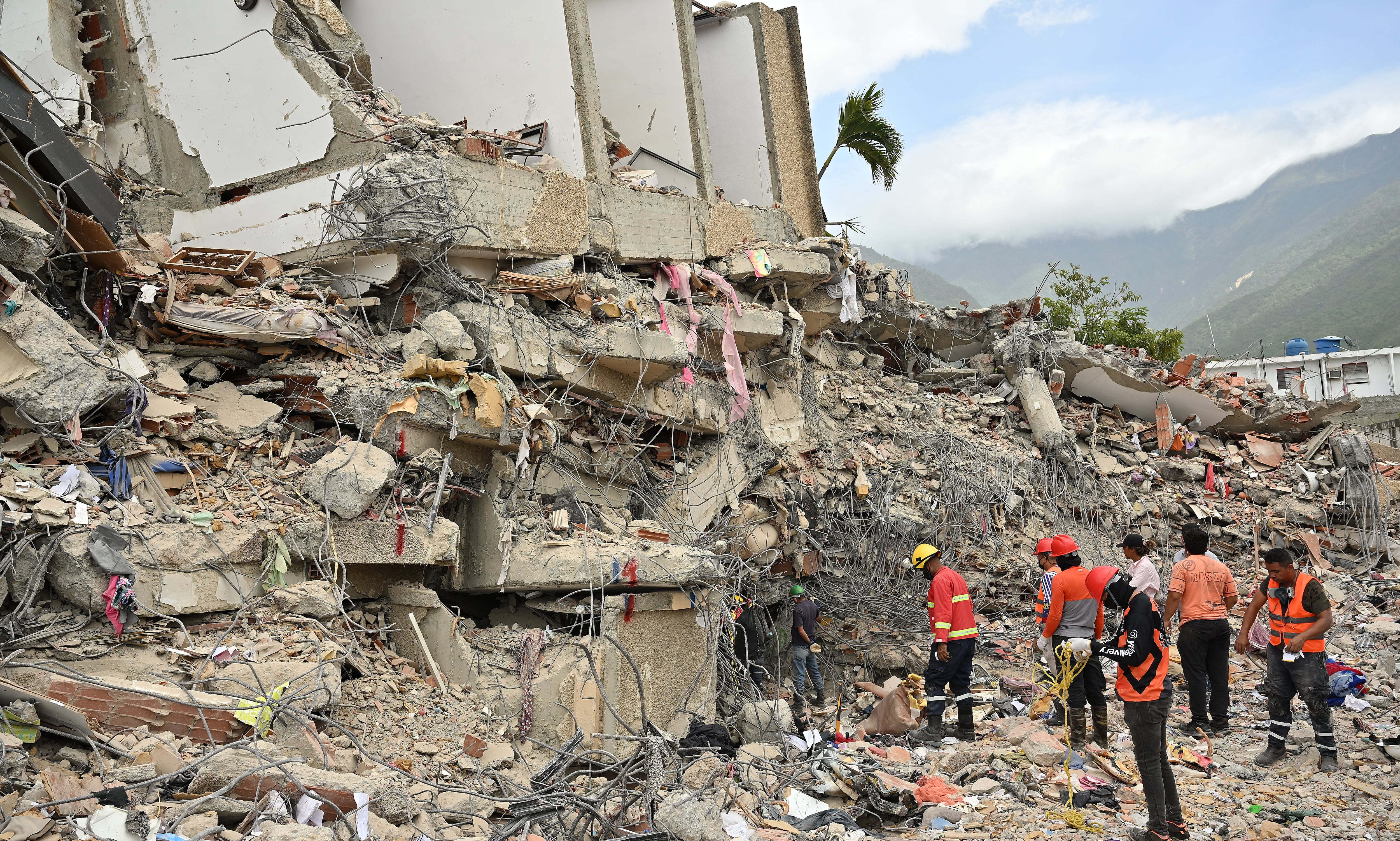 Venezuela supera los 2 mil 500 muertos por los terremotos