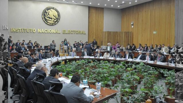 Guarda INE minuto de silencio por Juan Molinar Horcasitas