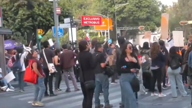 Manifestantes bloquean Insurgentes Sur por regreso de corridas de toros en CDMX