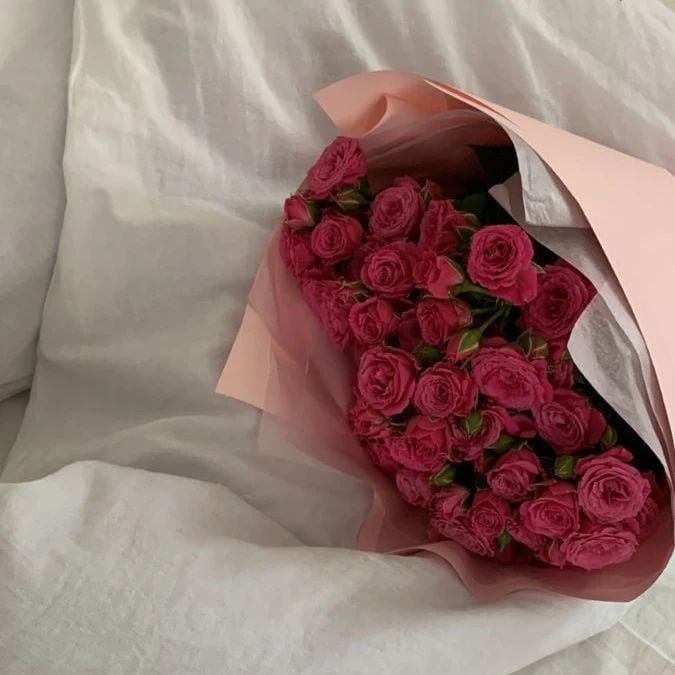 Supuestas rosas que Piqué dio a Clara Chía.