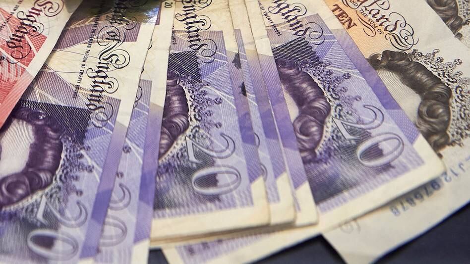 Por unas horas, el euro se vendió mas caro que la libra esterlina
