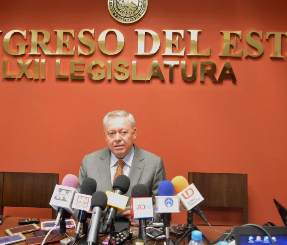 ¿Quién es Víctor Corrales Burgueño?