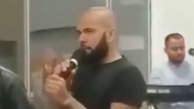 Dani Alves fue visto en una iglesia como predicador luego de haber pasado tiempo en la cárcel por agresión sexual