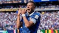 Mbappé comparte foto de Ester Expósito con la camiseta de Francia y el brazalete de capitán