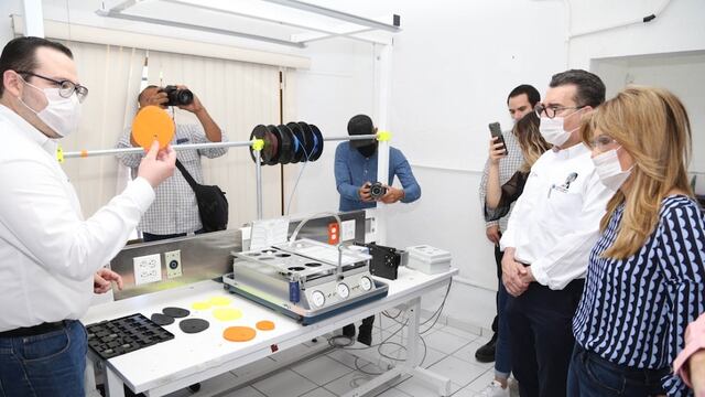 Claudia Pavlovich Arellano visitó el Centro de Innovación y Prototipado.