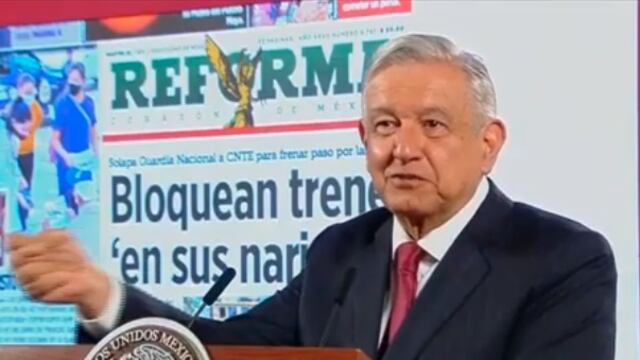 AMLO. Reconocimiento a los paisanos.