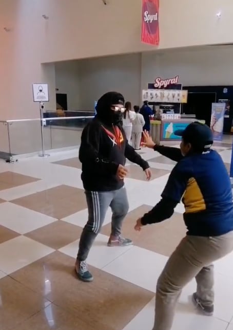 Empleados de Cinépolis recrean asalto