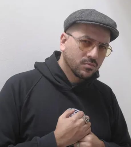 Uriel Reyes, autor del podcast “Relatos de la Noche”