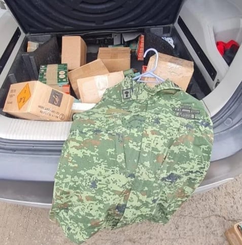 Material decomisado a teniente de Sedena