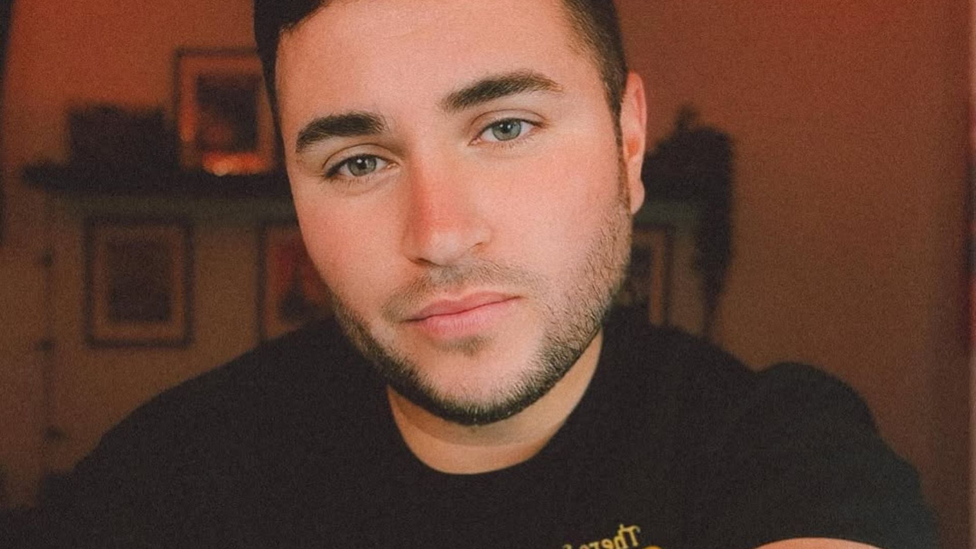 ¿Quién es Eddy Nieblas de TikTok? El influencer de chismes de famosos fue demandado por El Bogueto