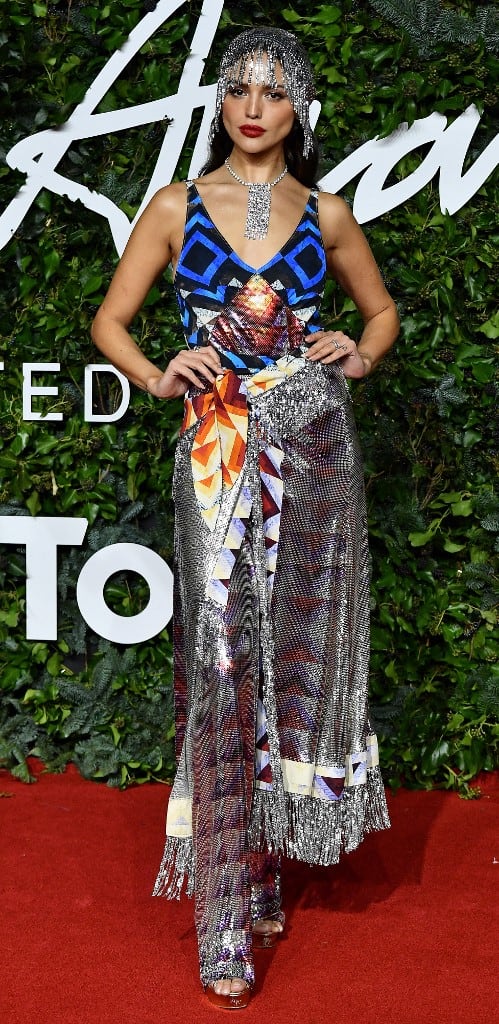 Eiza Gonzalez brilla en los Fashion Awards 2021 en Londres.