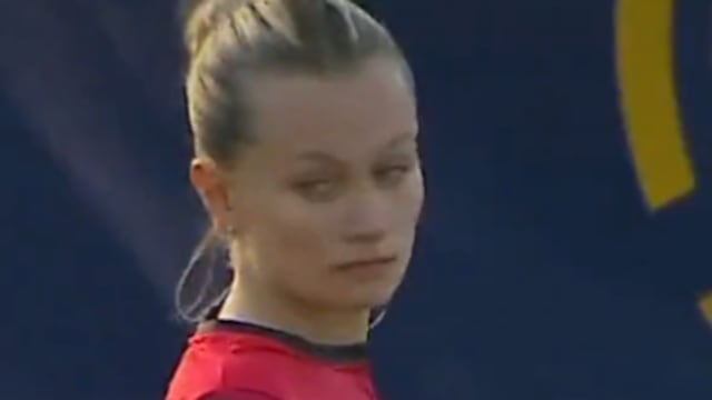 Jugadora es llamada "mamita" por el narrador del partido