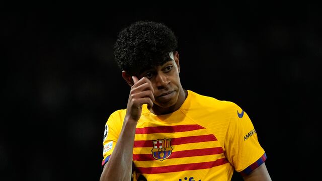 Lamine Yamal con el Barcelona en la Champions League