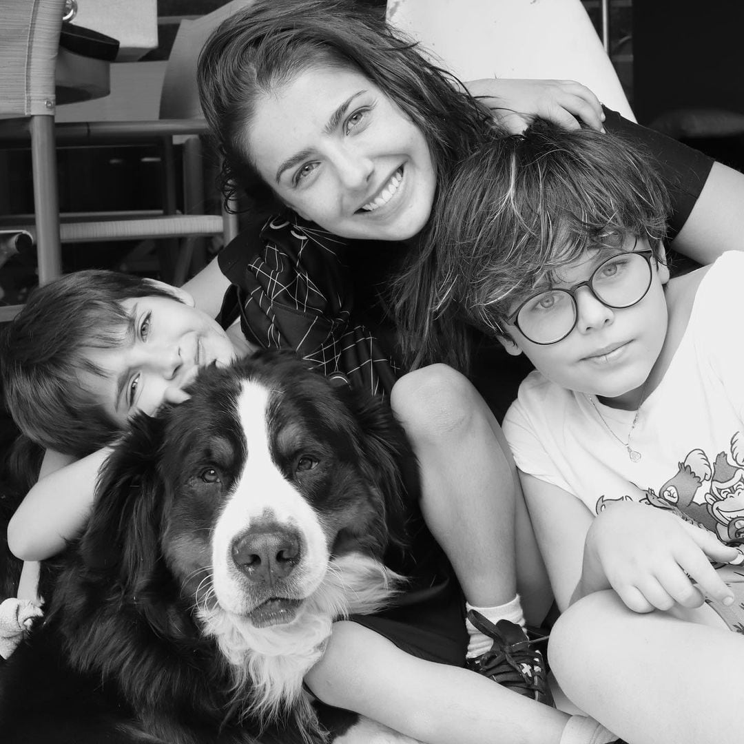 Michelle Renaud con su hijo Marcelo y Axel, el hijo de Matías Novoa.