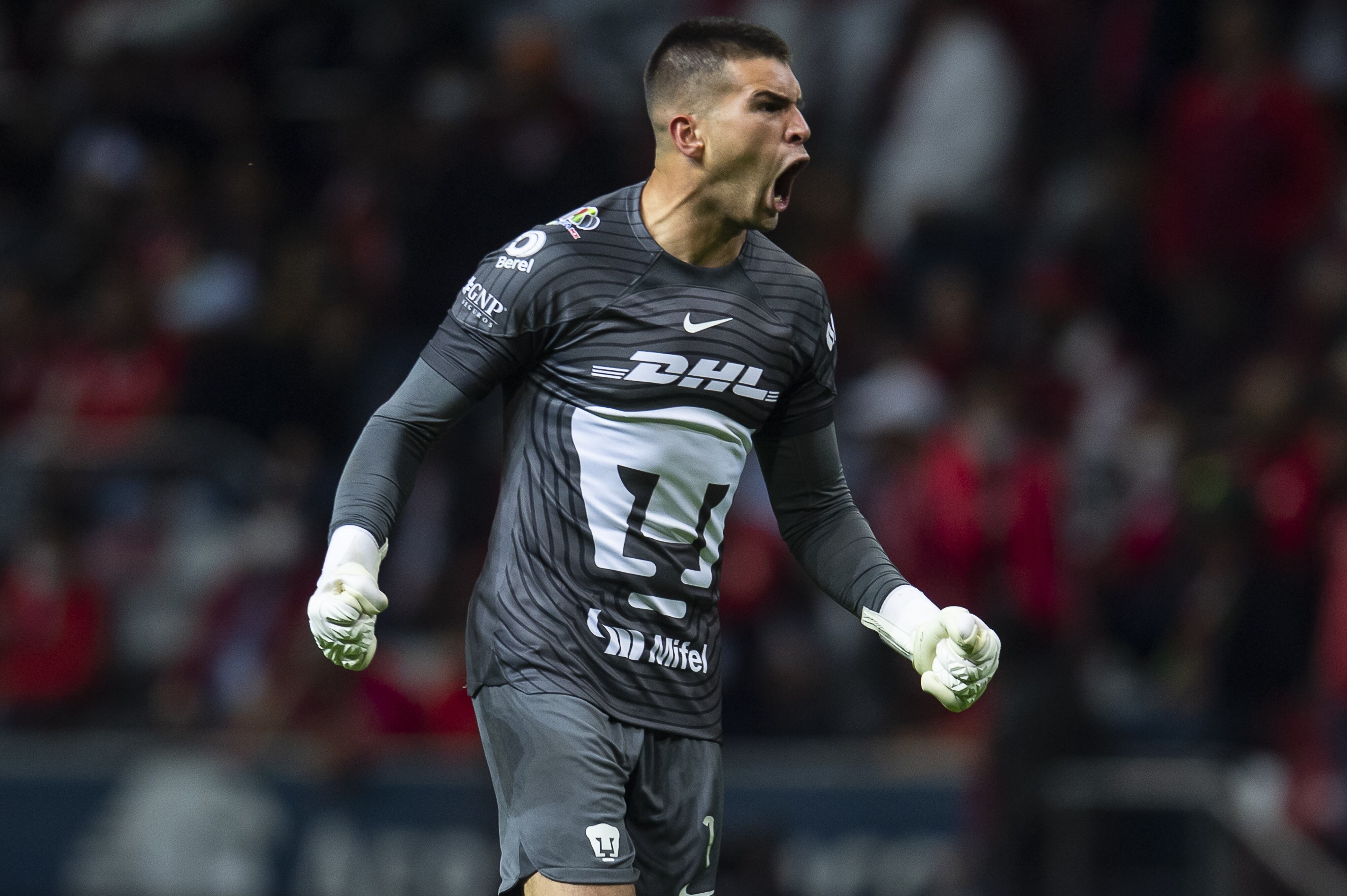 Julio González.