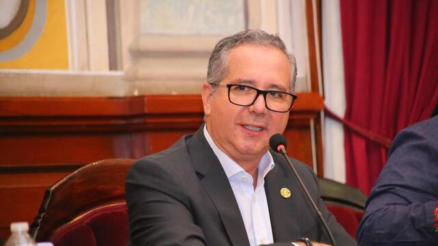 El diputado Enrique Godínez fue víctima de robo de su camioneta en Michoacán