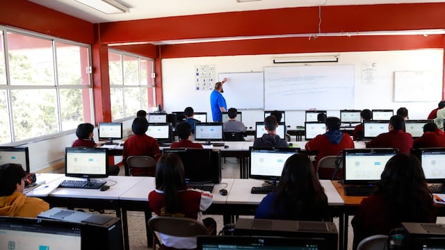 Más de 7 mil estudiantes iniciaron cursos de Inteligencia Artificial en Michoacán